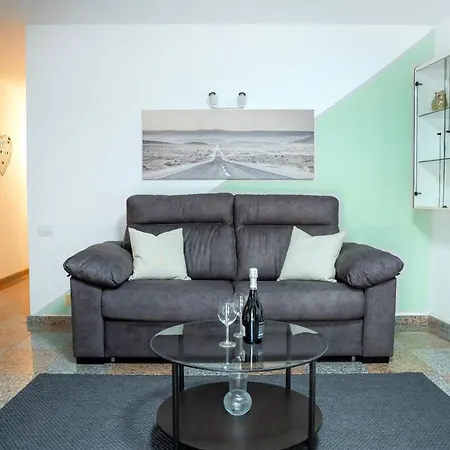 Апартаменты Cosy 1bd Near Playa De Americas, 208 *