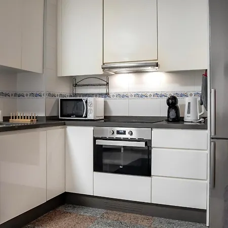 Cosy 1bd Near Playa De Americas, 208