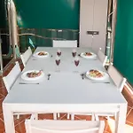 Cosy 1bd Near Playa De Americas, 208 아파트 플라야데라스아메리카스